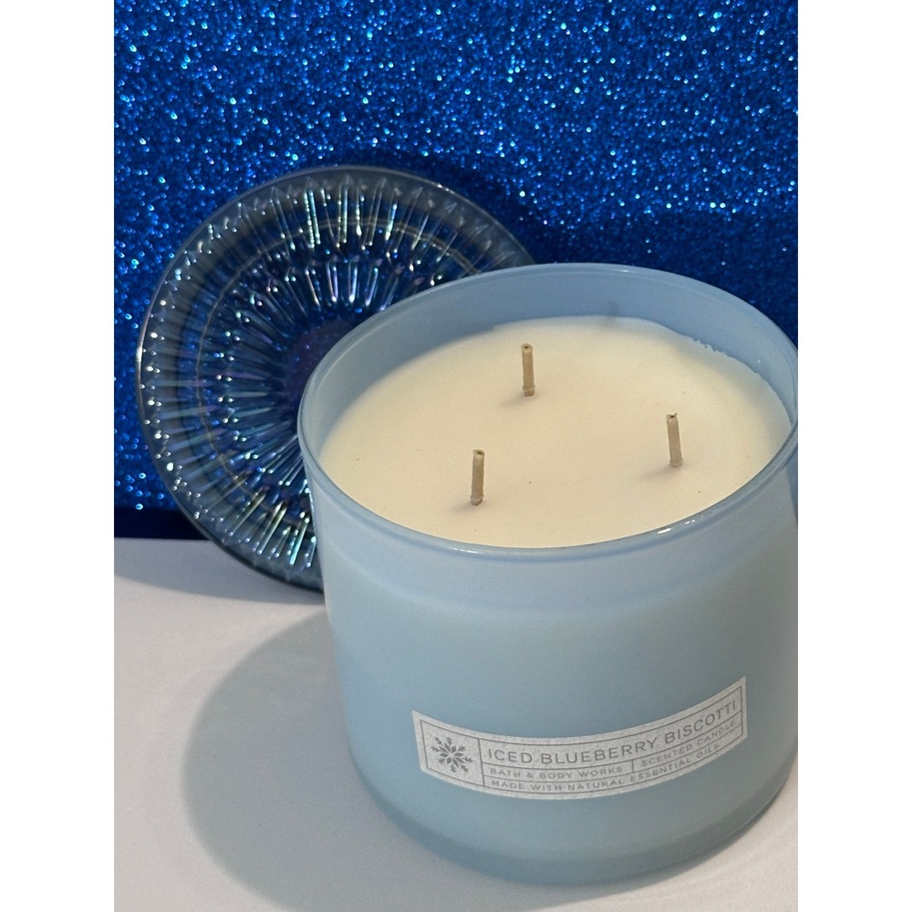 Bath & Body Works Iced Blueberry Biscotti 3-Wick Scented Candle 14.5 oz Blue Jar